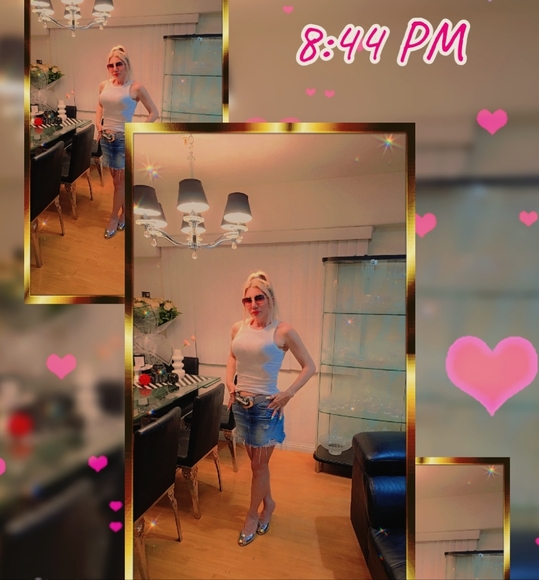 Meet your Posher, Nateli I Sell All Things Stylish - Picture 2 of 3